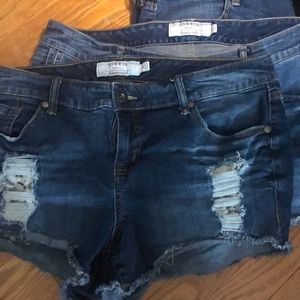 Lot of two shorts